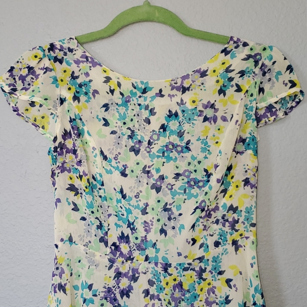 Floral Peplum Top - Picture 2 of 7